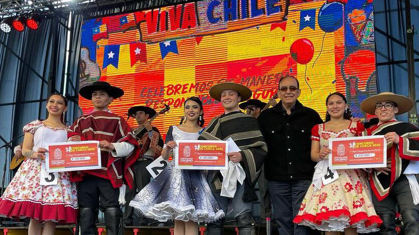 Parejas de baile fueron galardonadas en concurso de cueca en Parque Chuyaca de Osorno
