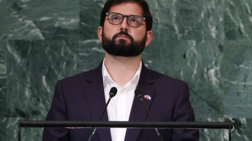Bloomberg destacó discurso de Boric en la ONU: "El líder más joven del mundo electriza a la asamblea"