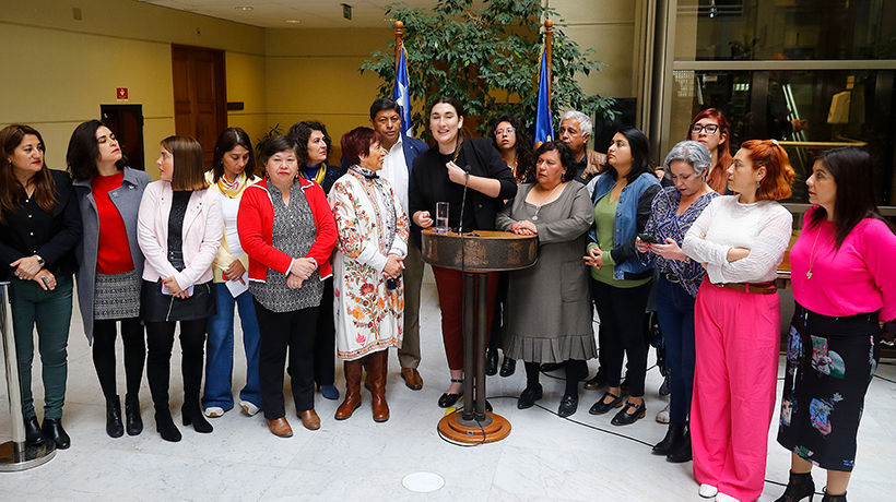 Diputada Schneider: "No podemos seguir tolerando que autoridades electas difundan discursos de odio"