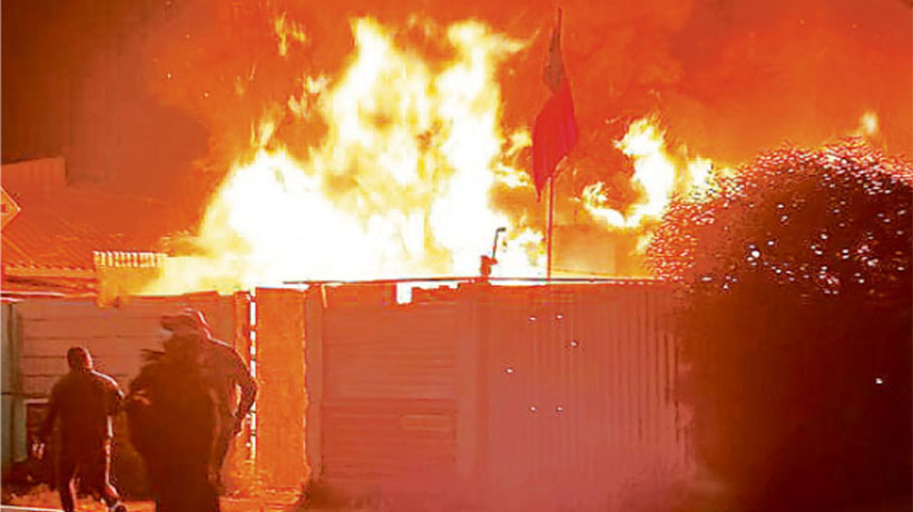 Fuego destruyó por completo la casa del músico local “Rigoletto” Fuego destruyó por completo la casa del músico local “Rigoletto”