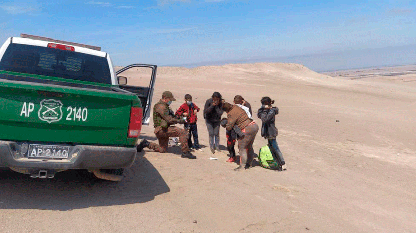 El largo viaje de los “Burreros” que entran por las fronteras ariqueñas: Campos minados son parte del recorrido