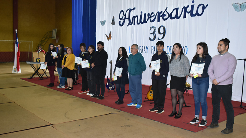 Celebran aniversario del Liceo Fray Pablo de Royo con ceremonia en Gimnasio Municipal de San Pablo