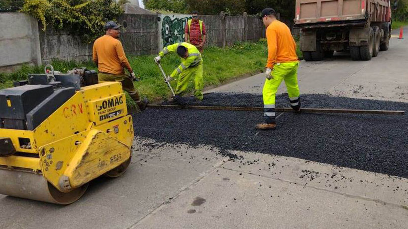 Instalan 30 nuevos “lomos de toro” en sectores más transitados de Osorno