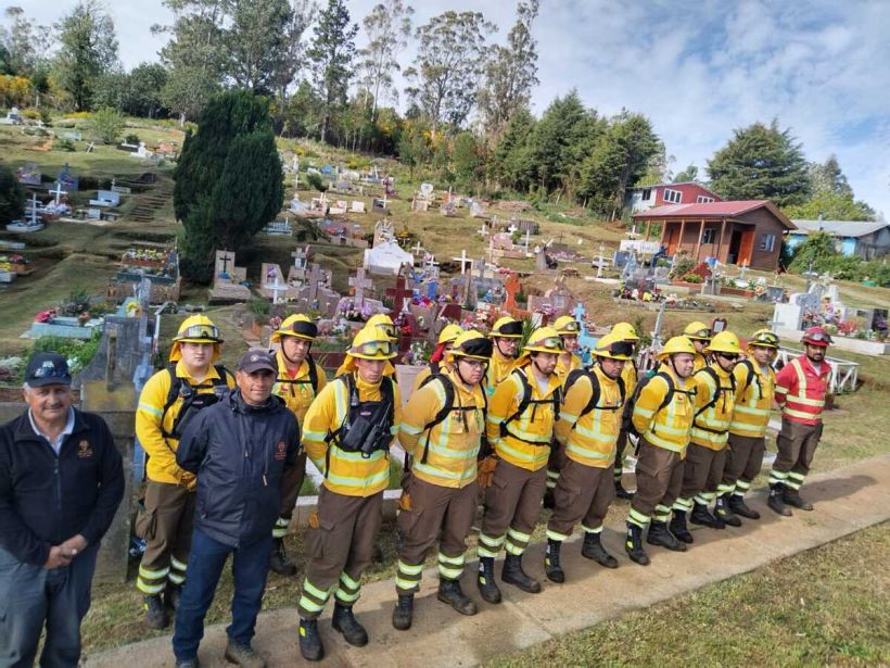 Implementan acciones para prevenir incendios forestales en el Cementerio Municipal de Niebla