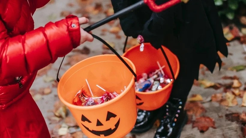 Halloween: dulces ácidos son los más dañinos para la salud bucal infantil