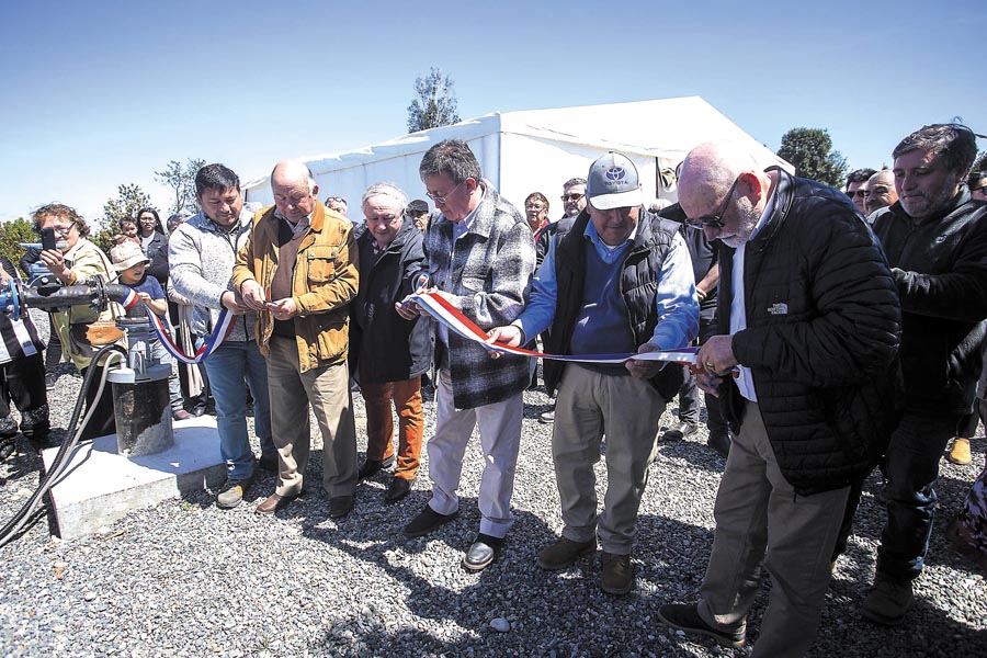 Vecinos mejoran su calidad de vida gracias a nueva planta de agua potable rural Vecinos mejoran su calidad de vida gracias a nueva planta de agua potable rural