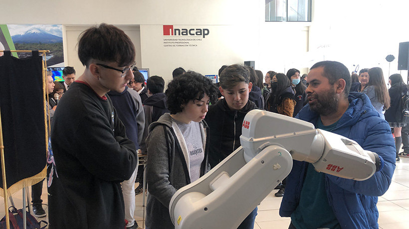Más de 500 estudiantes secundarios participaron de la Feria Tecnológica en Osorno