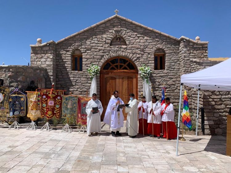 Reinauguran la Capilla San Lucas de Toconao tras restauración arquitectónica