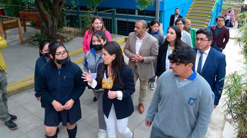 Inauguran obras en la escuela Gastón Ossa de Villa Hermosa en Viña