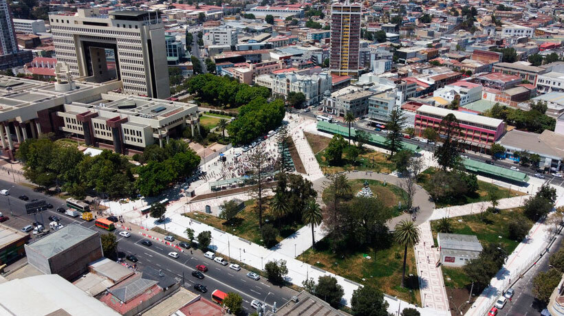 Denuncian que el comercio ambulante se tomó la plaza O'Higgins de Valparaíso Denuncian que el comercio ambulante se tomó la plaza O'Higgins de Valparaíso