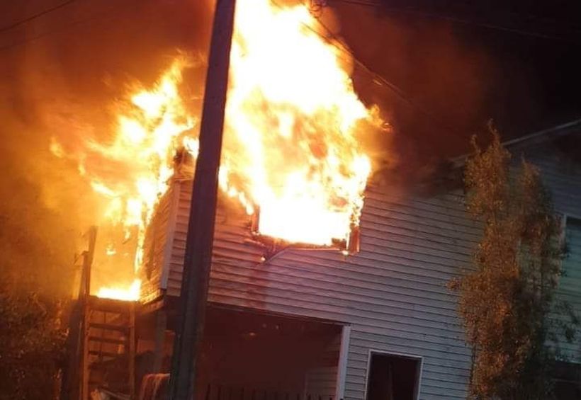 Investigan posible intencionalidad en incendio que afectó a una casa en Puerto Varas Investigan posible intencionalidad en incendio que afectó a una casa en Puerto Varas