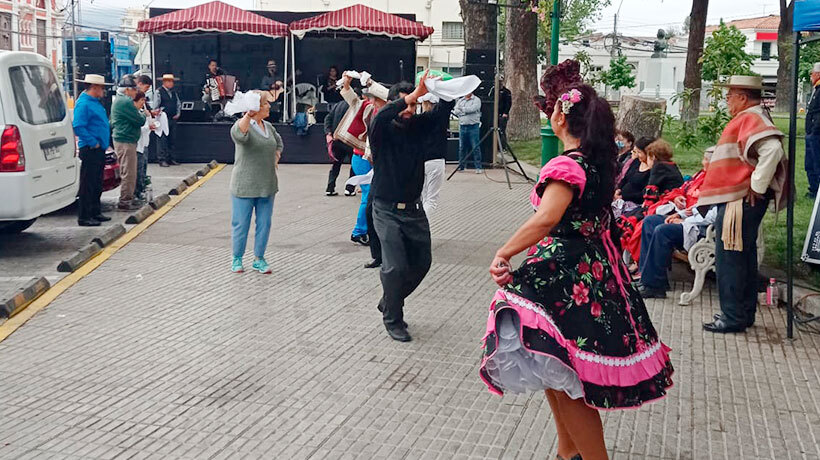 En la Plaza de Armas de Quillota bailarán 305 cuecas este domingo En la Plaza de Armas de Quillota bailarán 305 cuecas este domingo