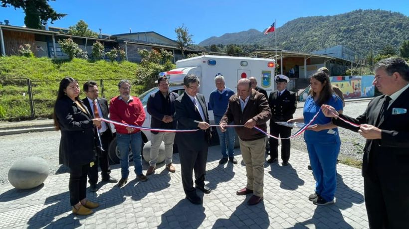 Embajada de Japón donó ambulancia a la comuna de Cochamó