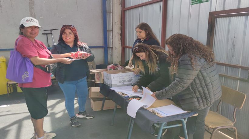 Entregan regalos y dulces en esta navidad para 72 organizaciones sociales de Alto Hospicio
