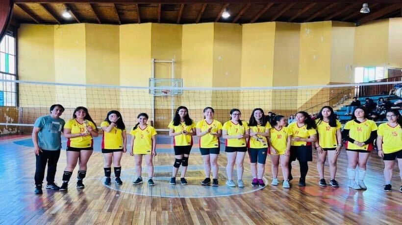 Con éxito se desarrolló competencia de voleibol en Ancud