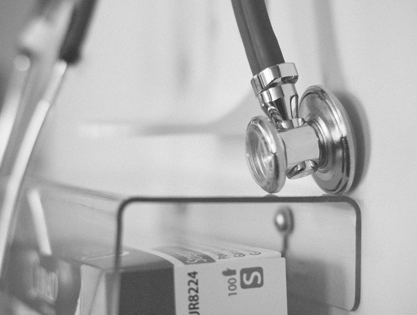 Formalizaron a médico por abuso sexual contra secretaria en clínica de La Calera