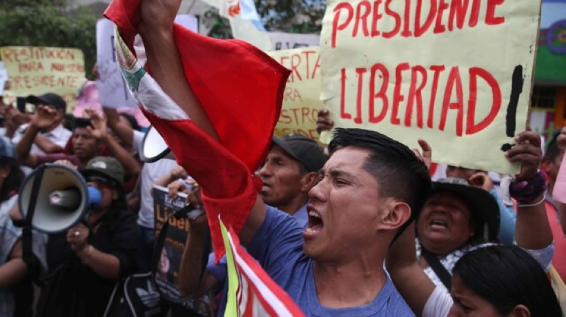 Aumentan a diez los fallecidos en protestas de Perú Aumentan a diez los fallecidos en protestas de Perú