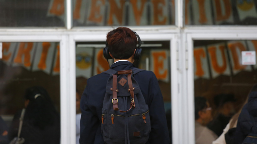 Padres de menor con discapacidad denuncian que su hijo sufrió acoso escolar en colegio municipal de Temuco