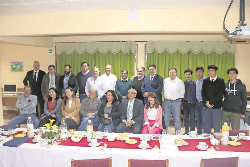 Liceo Rodulfo Amando Philippi agradeció apoyo de empresarios para financiar viaje de alumnos a Canadá