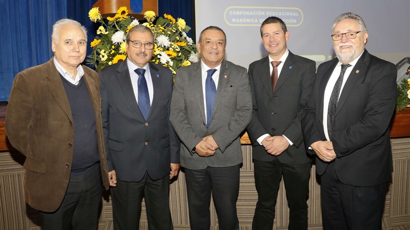 Corporación Educacional Masónica de Concepción inaugura su año escolar con conferencia de coordinador de Unesco, Carlos Henríquez