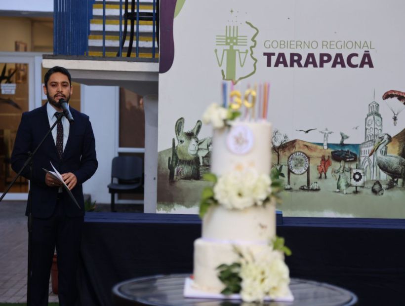 Gobernador anunció concurso para crear la nueva bandera de Tarapacá Gobernador anunció concurso para crear la nueva bandera de Tarapacá