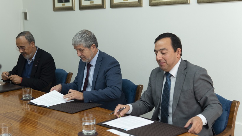 Liceo Enrique Molina firmó convenio educativo con la UdeC en el marco de sus 200 años