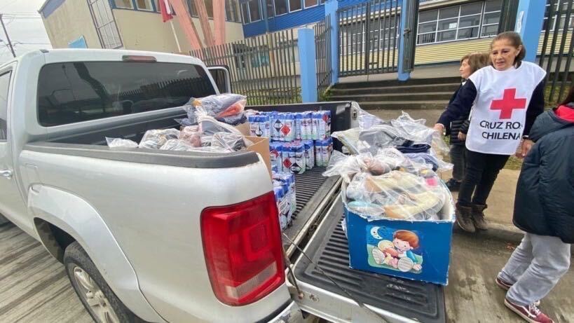 Cruz Roja dona vestimenta y elementos de aseo a la Escuela Pudeto de ancud