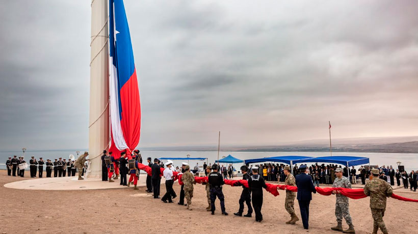 Arica: Autoridades izaron la bandera del Morro para conmemorar el Mes del Mar