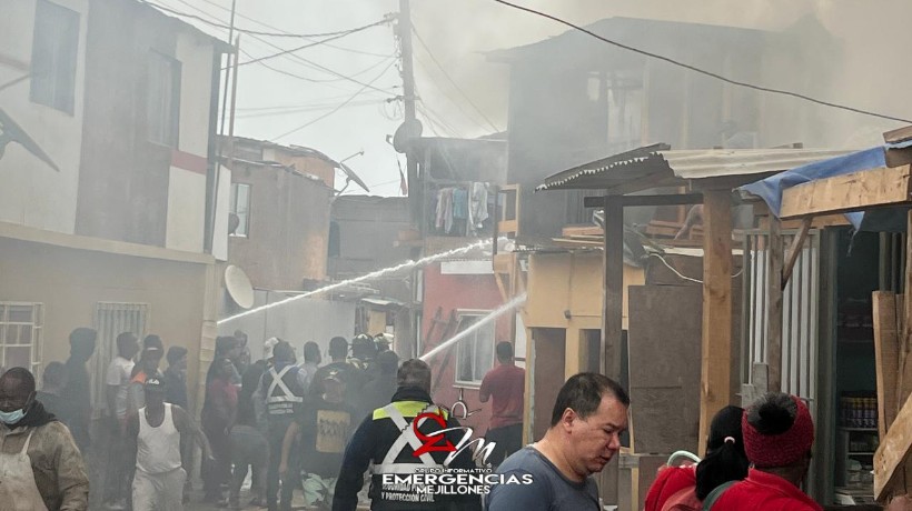Incendio afecta a una vivienda de un campamento de Mejillones
