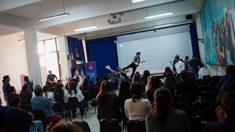 Con capacitaciones y acompañamiento psicológico buscan mejorar la convivencia escolar en Liceo Comercial de Antofagasta Con capacitaciones y acompañamiento psicológico buscan mejorar la convivencia escolar en Liceo Comercial de Antofagasta