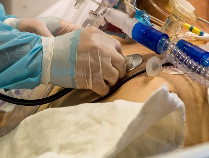 Terapistas ventilatorios del Minsal capacitan a equipos de hospitales de Temuco y PLC en pacientes pediátricos