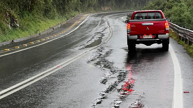 Vecinos denuncian hundimiento de la Ruta Ch-225 en Puerto Varas