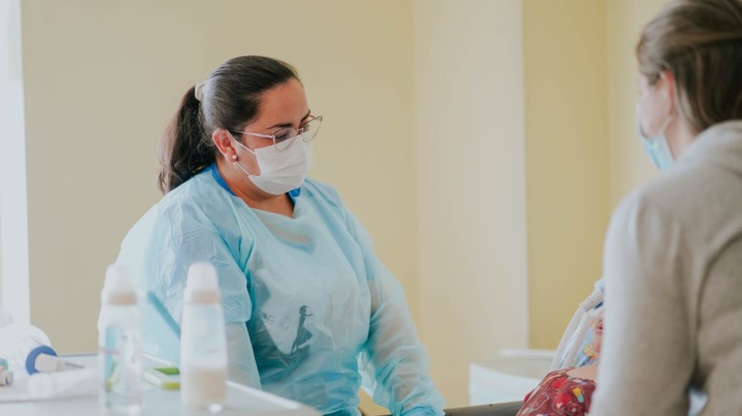 Un 77% de aumento tuvieron las consultas por enfermedades respiratorias pediátricas en Ñuble