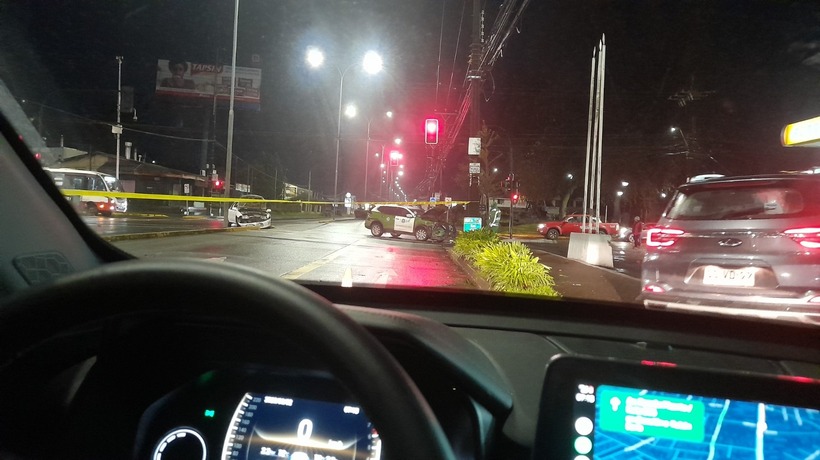 Choque frontal en Valdivia involucró a Carabineros: Conductores lesionados