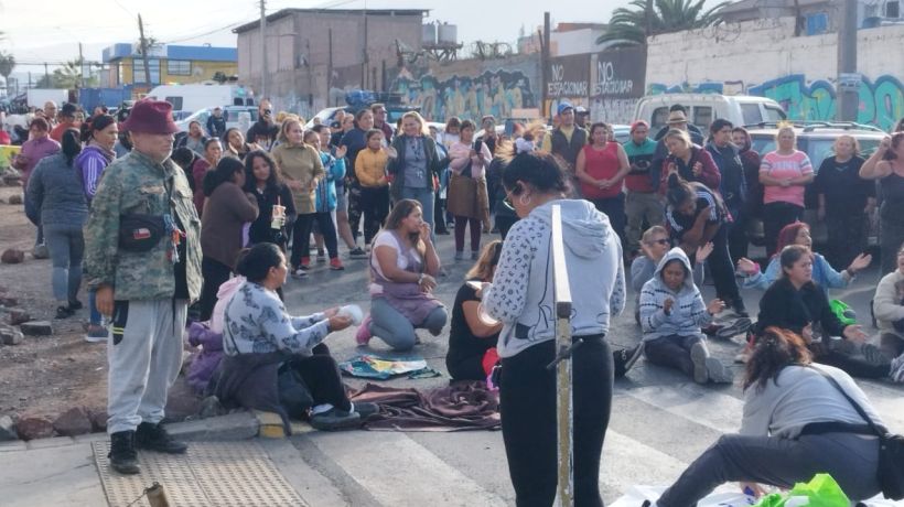 Coleros de feria itinerante protestan en las calles de Iquique