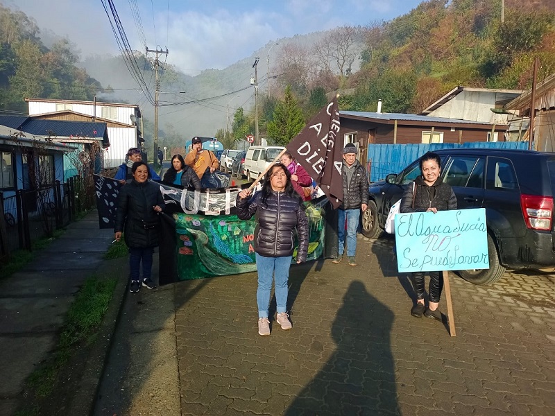 Vecinos de La Aguada realizan marcha en Corral exigiendo solución por falta de agua