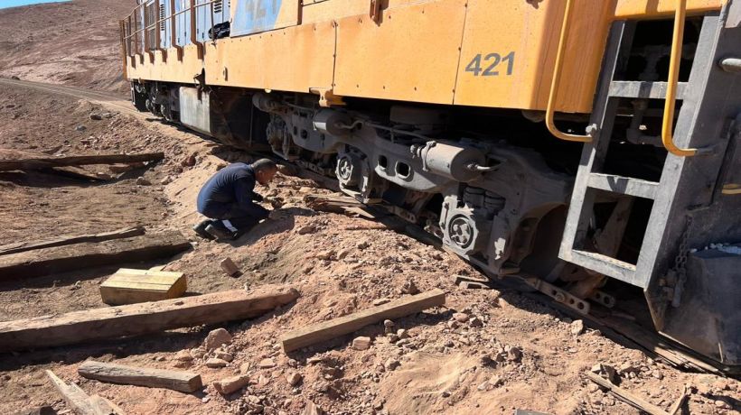 Tren de carga sufrió un desrielo en Iquique por robo en sector Las Carpas