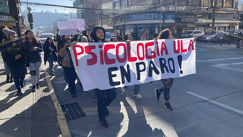 Estudiantes de Psicología ULagos llevan tres semanas en paro Estudiantes de Psicología ULagos llevan tres semanas en paro