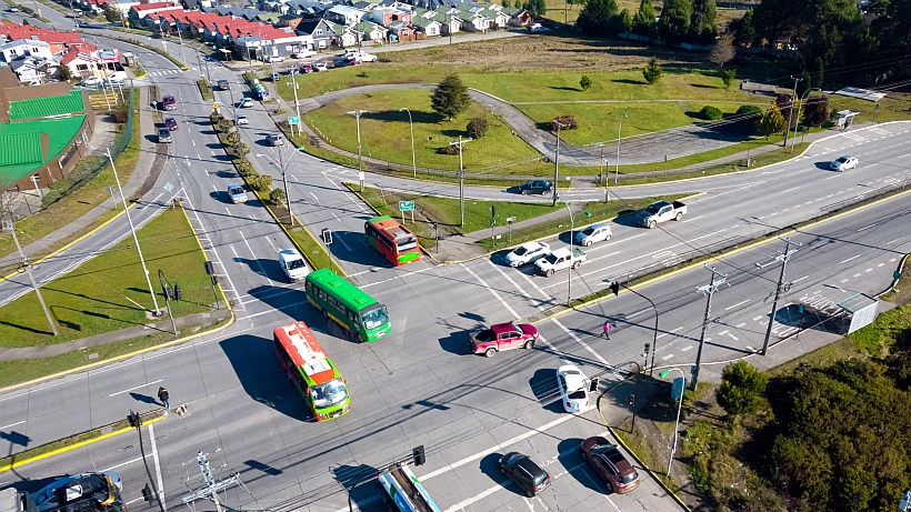 Alcaldes de Puerto Montt y Puerto Varas piden potenciar el transporte público
