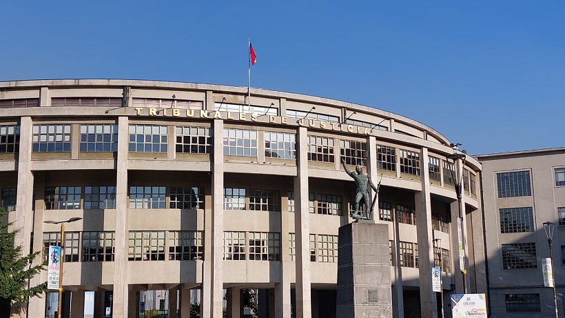 Corte de apelaciones ordenó a universidad a entregar el título a egresada de Nutrición que mantiene deuda con la institución