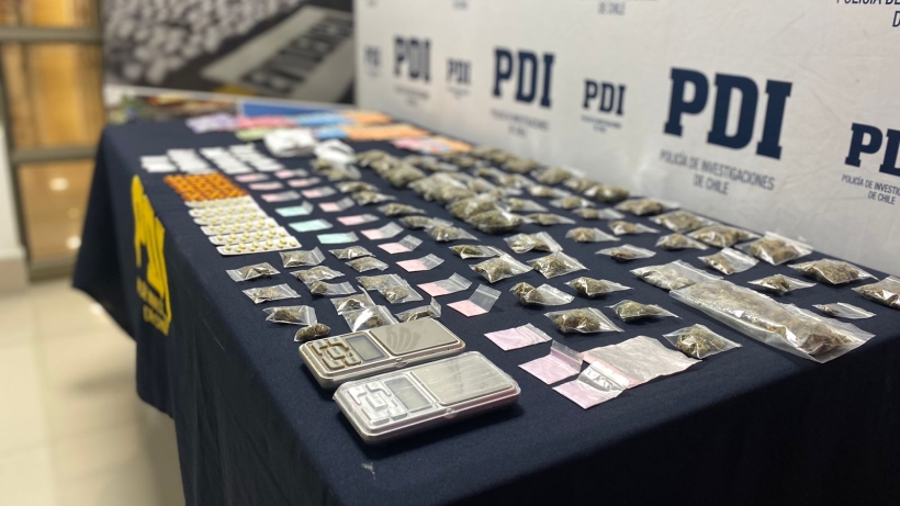 Detuvieron a tres sujetos por vender droga en la plaza de Castro