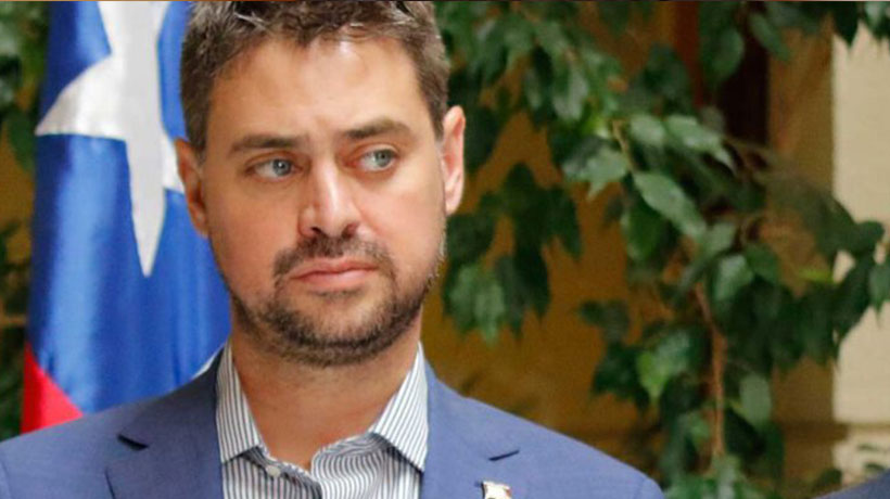 Diputado PS califica de “pérdida de tiempo” y “tongo” la acusación constitucional contra Ávila