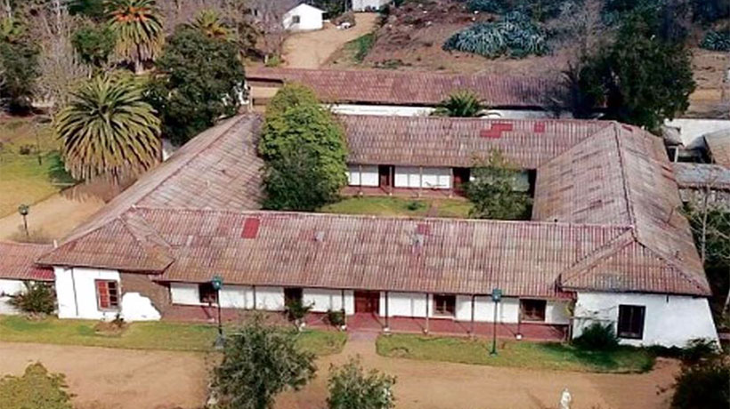 Buscan declarar a la histórica Hacienda Bucalemu como monumento nacional