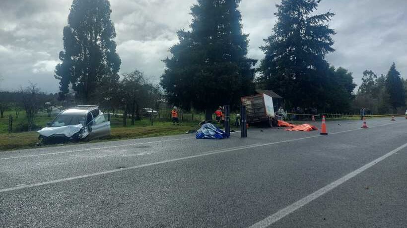 Impactante choque frontal deja a dos personas muertas en ruta que une Lago Ranco con Río Bueno