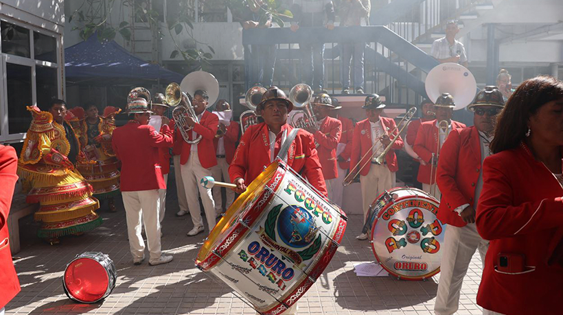 Comunidad boliviana realizó fiesta en celebración de San Santiago "Tata Bombori" en Iquique Comunidad boliviana realizó fiesta en celebración de San Santiago "Tata Bombori" en Iquique