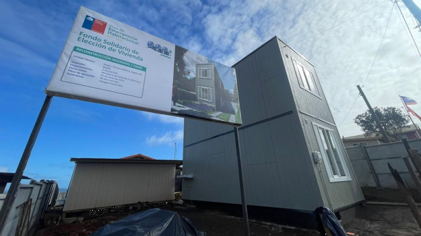 Entregaron la primera vivienda industrializada en Tomé tras los incendios forestales de febrero
