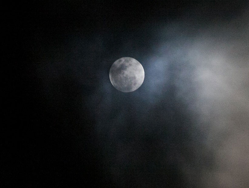 La NASA enviará humanos al "lado oscuro de la Luna" antes de apuntar hacia Marte