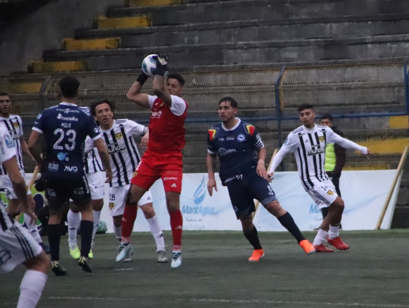 Provincial Osorno empató a cero ante Fernández Vial