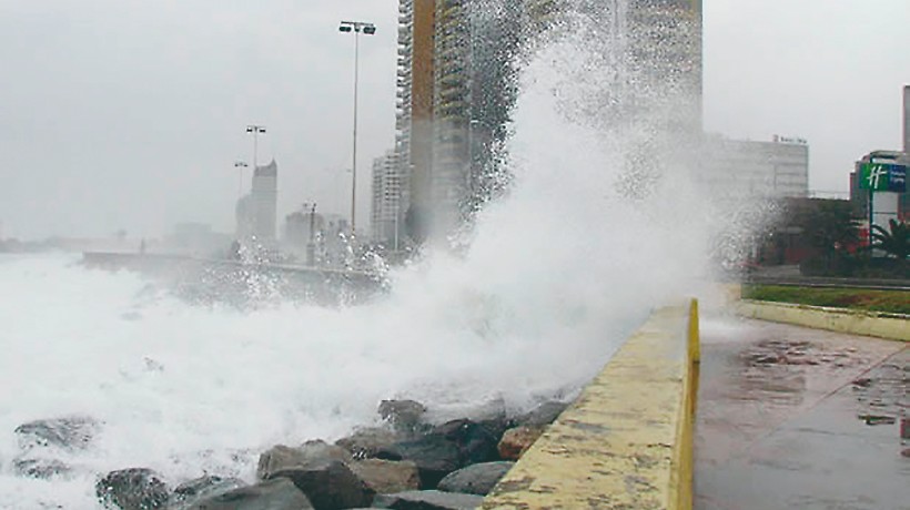 Anuncian para mañana la llegada de nuevas marejadas en la costa de la Región de Antofagasta Anuncian para mañana la llegada de nuevas marejadas en la costa de la Región de Antofagasta