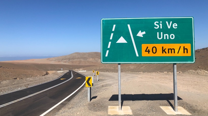 Robo de señales de tráfico en Ruta B-700 de la Región de Antofagasta: Autoridades temen posibles accidentes